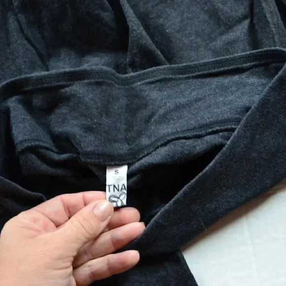 TNA  Capri Leggings - Picture 4 of 4